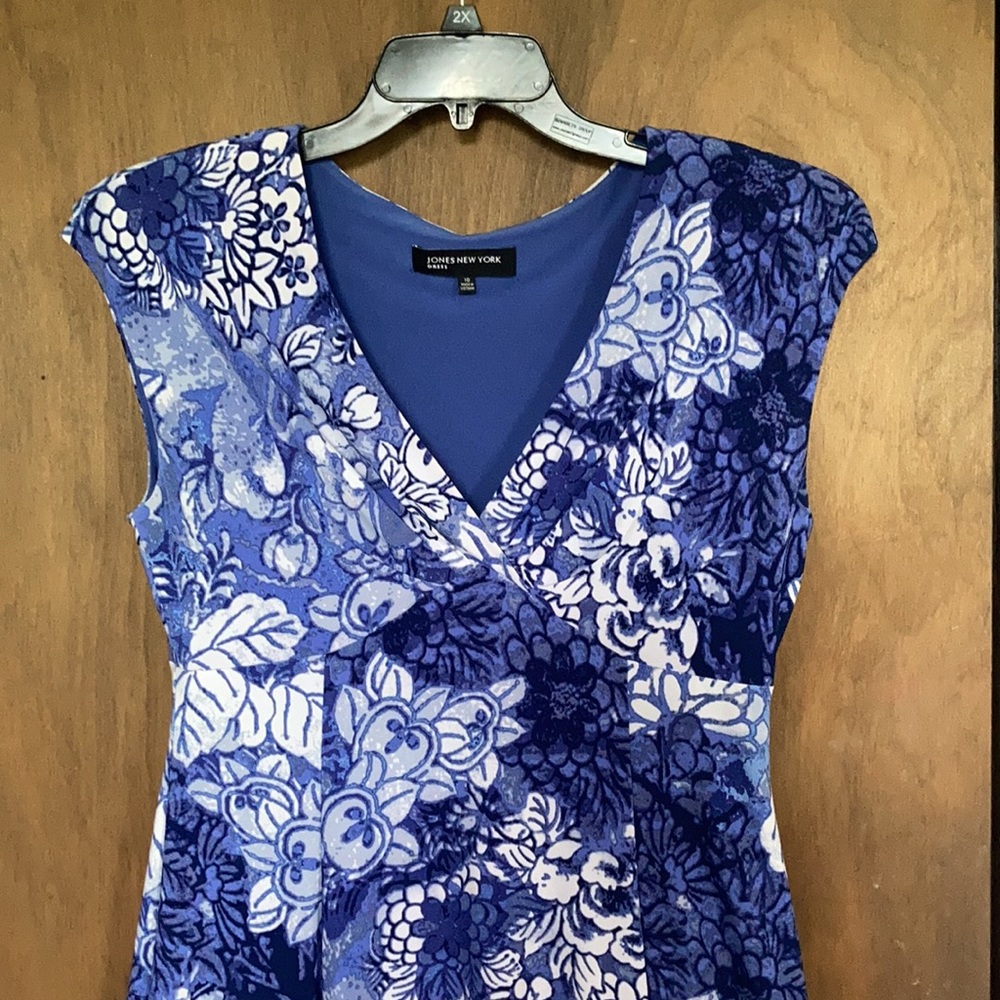Jones New York floral fit & flare dress w stretch & shoulder pads 10 - Picture 5 of 17